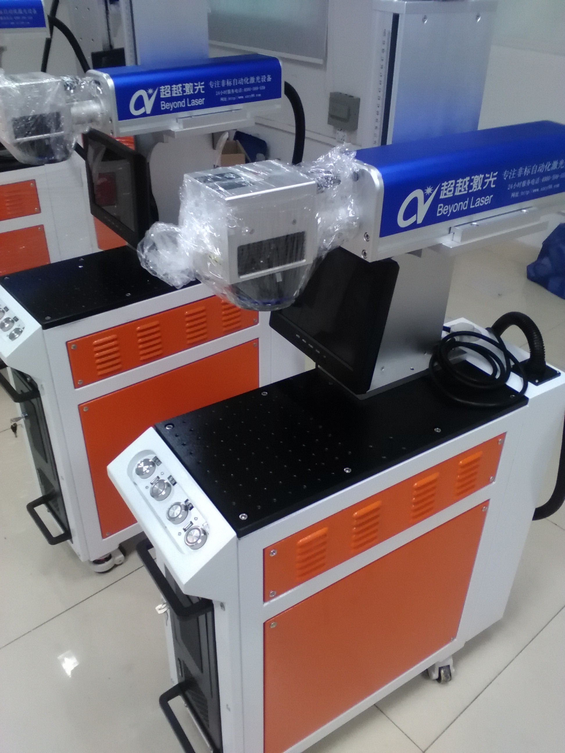 小型光纖激光打標(biāo)機出貨圖片