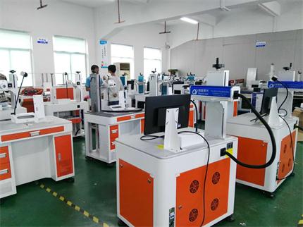 光纖打標(biāo)機(jī)價(jià)格都是一樣的嗎 光纖打標(biāo)機(jī)價(jià)格都是一樣的嗎