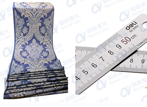 3D大幅面光纖激光打標(biāo)機的特點及應(yīng)用1